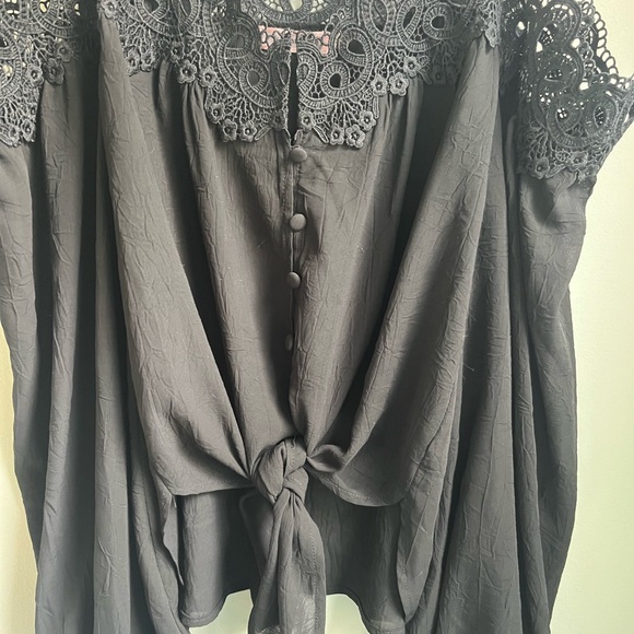 Black button/tie blouse - Picture 2 of 4